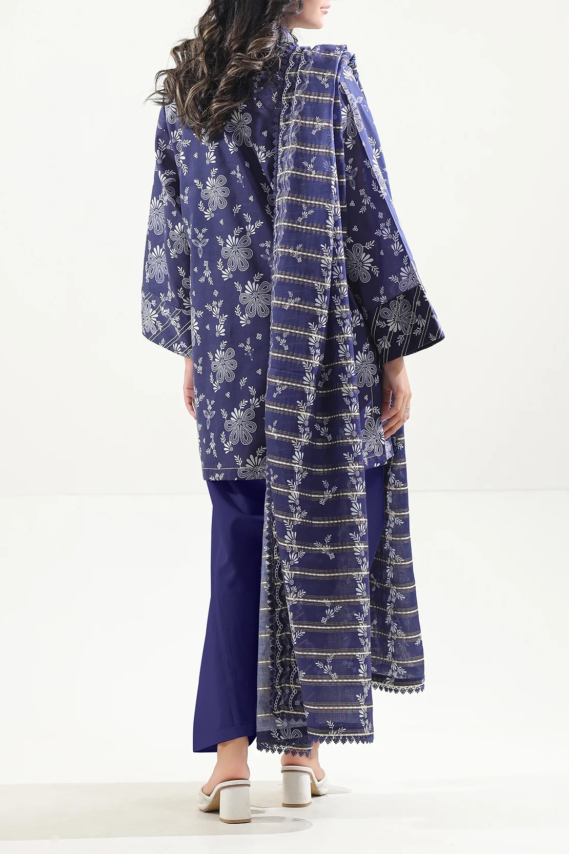 Saya Unstitched Printed Lawn 3 Piece - Apparel Accessory Designed For Fashion Styling And Daily Wardrobe Routine 2 Saya Unstitched Printed Lawn 3 Piece - Apparel Accessory Designed For Fashion Styling And Daily Wardrobe Routine - Image 2