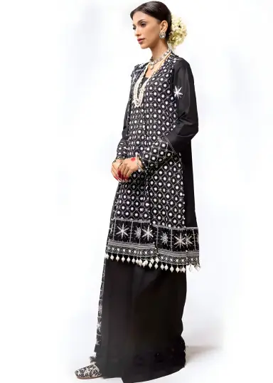Gul Ahmed Charcoal Embroidered Lawn 3-Piece Suit with Chiffon Dupatta 4 Embroidered chiffon dupatta with charcoal lawn suit